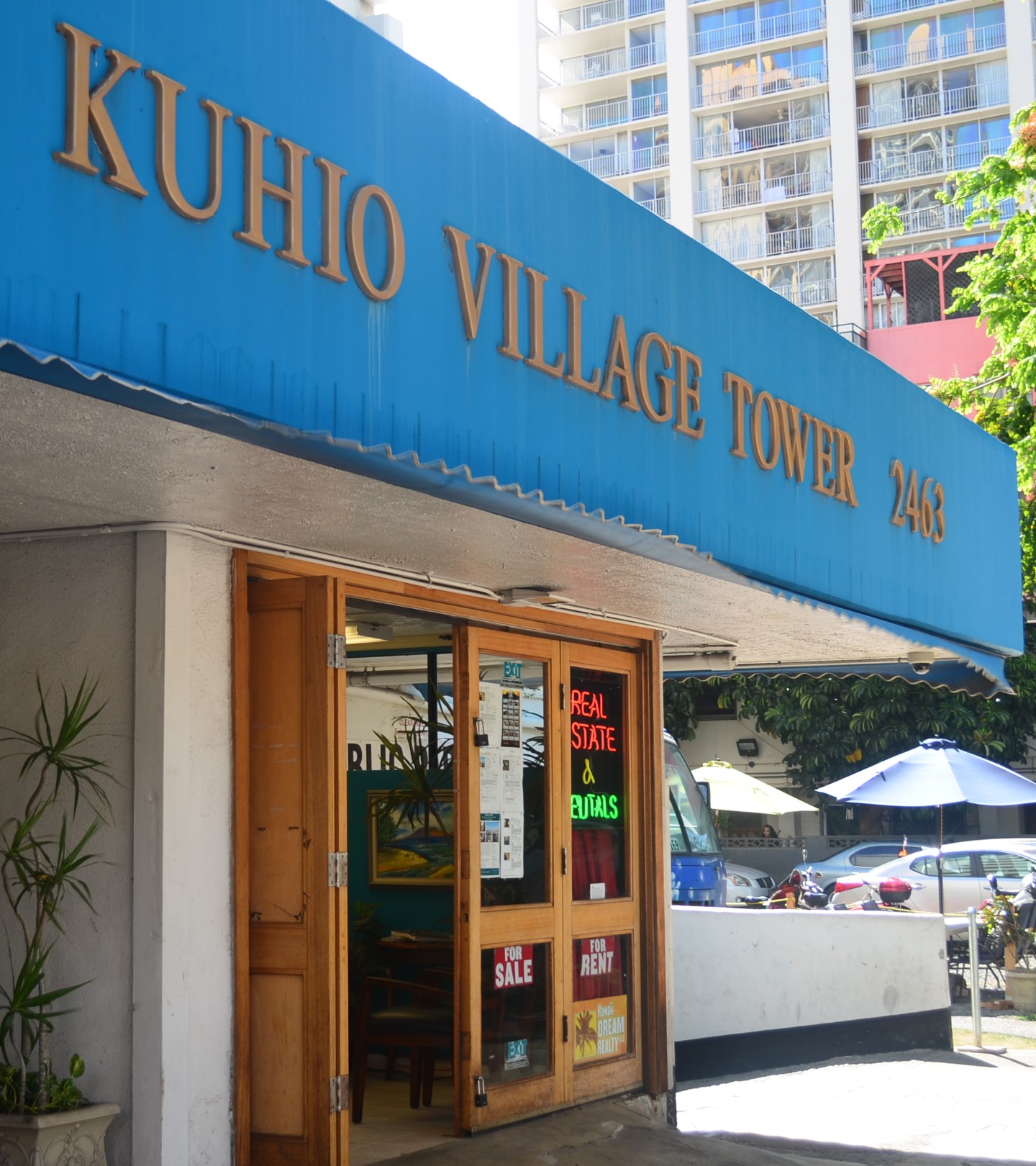 Hawaii Dream Realty LLC office fronting Kuhio Avenue
